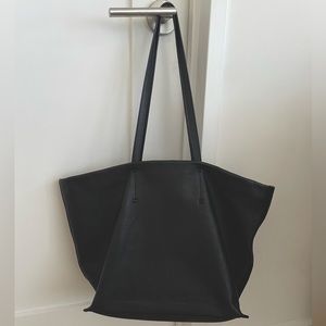 Mango leather tote